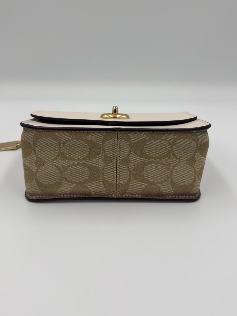 Coach Bowery Cream Leather Crossbody with Gold Turnlock - Picture 10 of 10